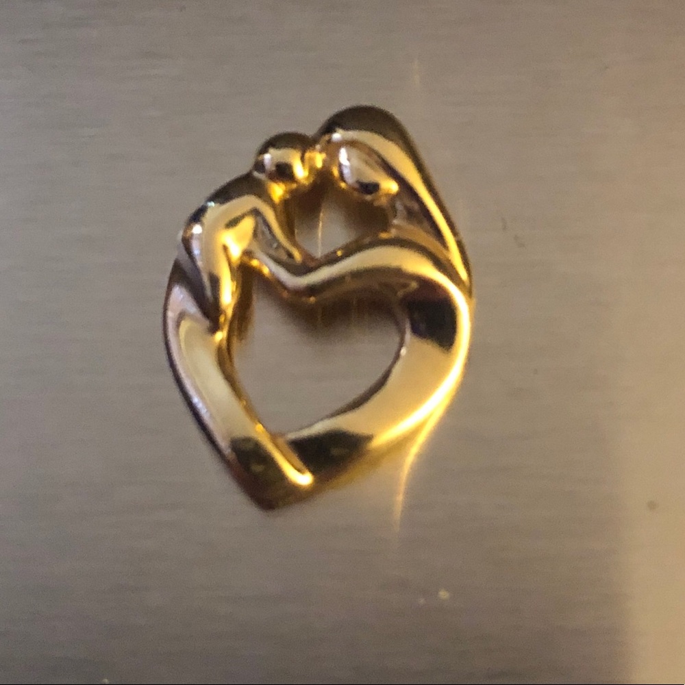 14k gold pendant